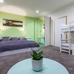 Air-conditioned Sancova - Old Town Appartement *