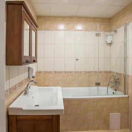 Air-conditioned Sancova - Old Town Apartment Bratislava