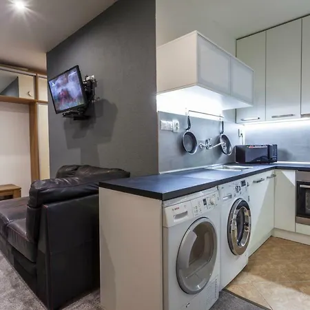 Air-conditioned Sancova - Old Town Apartment